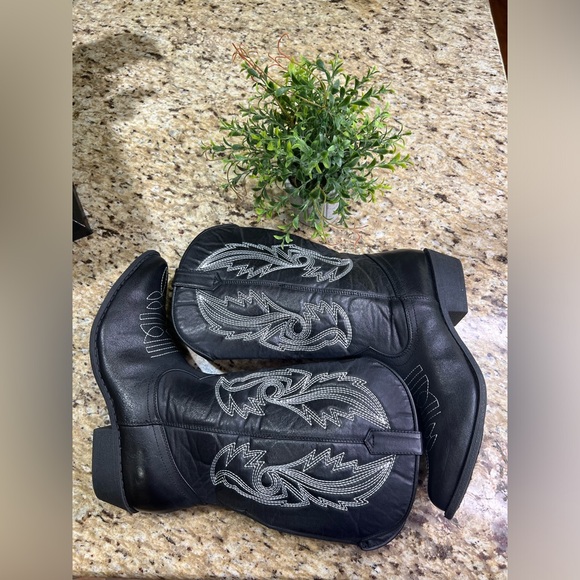 Coconuts byMatisse Gaucho Cowboy Cowgirl Black Embroidered Pointed Toe Boots 9.5 - Picture 4 of 11